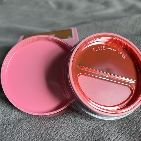 NIB Jeffrey Star setting powder “Suede” shade 0.353 oz - Picture 4 of 8